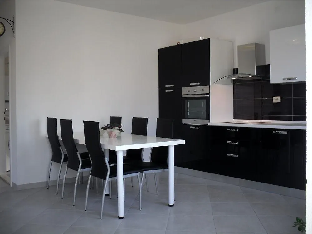 Apartments Vojin Trogir