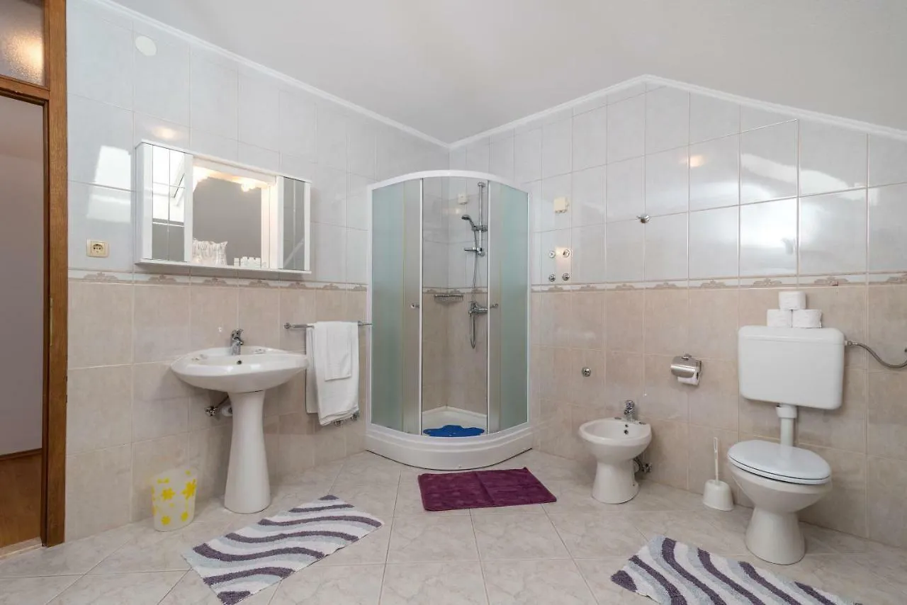 Apartments Vojin Trogir