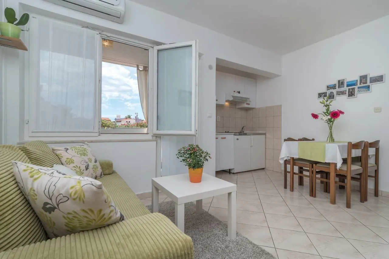 Apartments Vojin Trogir