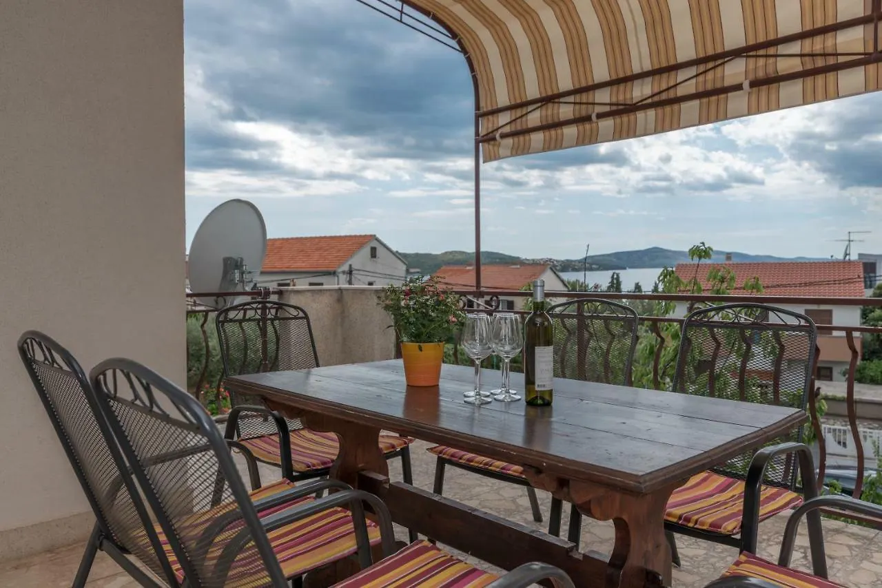 Apartments Vojin Trogir