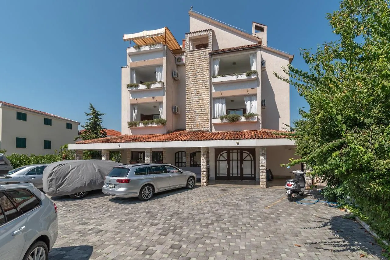 Apartments Vojin Trogir