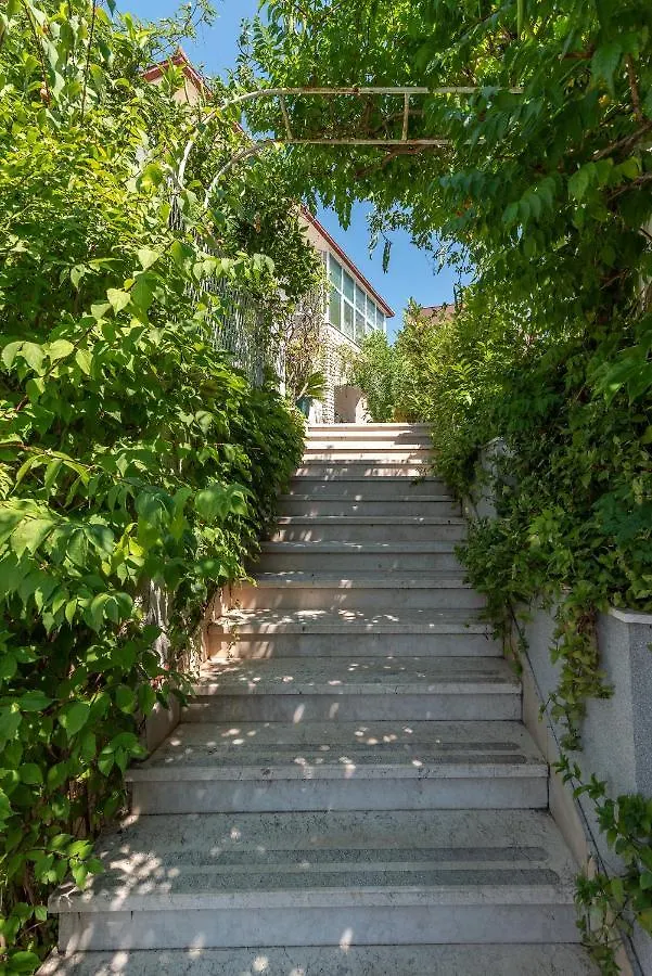 Apartments Vojin Trogir