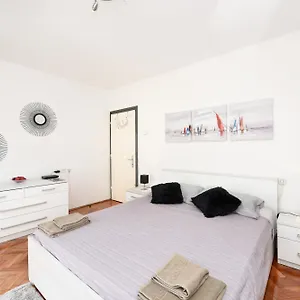 https://apartment-katia-zadar.hotelinzadar.com