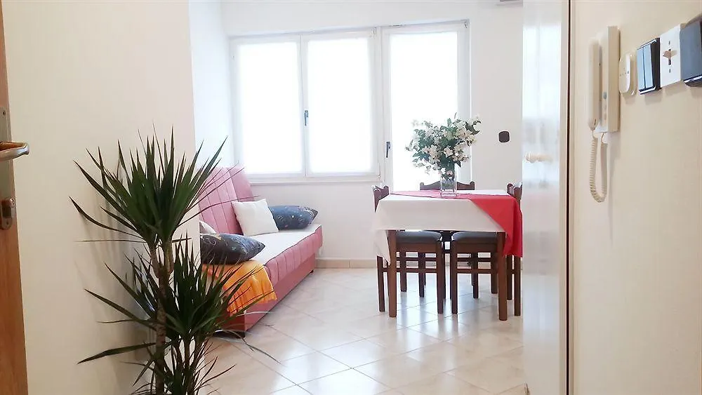 Apartments Vojin Trogir