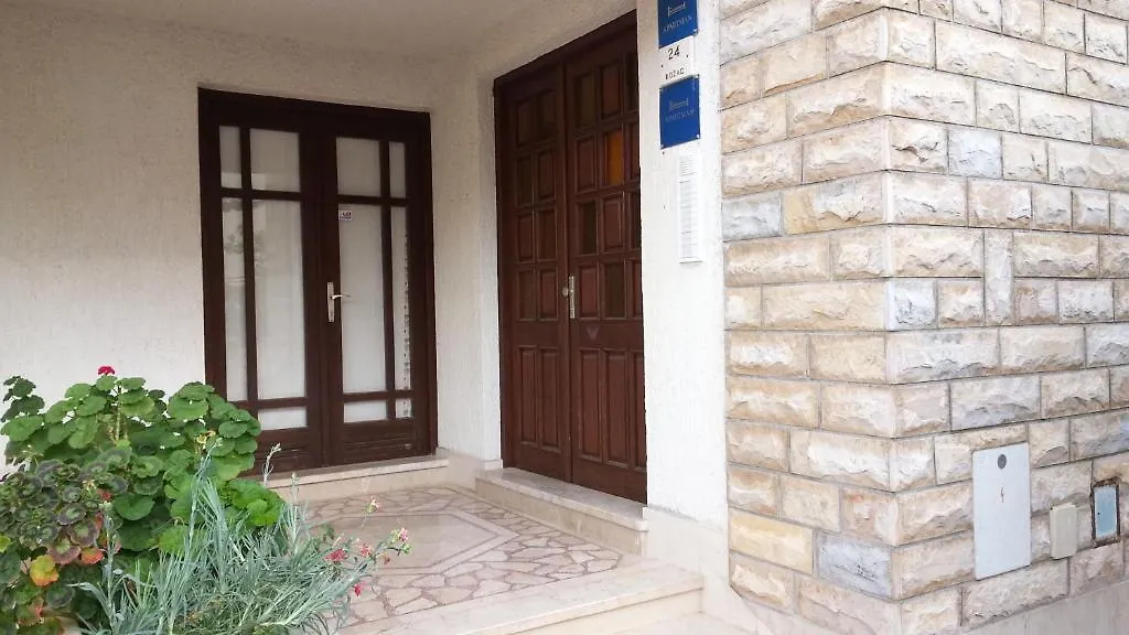 Apartments Vojin Trogir