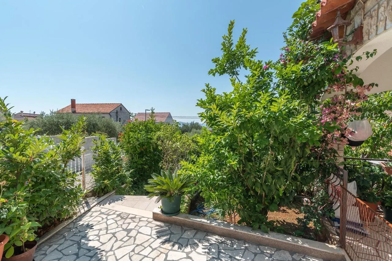 Apartments Vojin Trogir