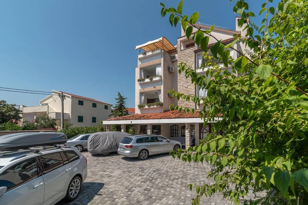 Apartments Vojin contacts